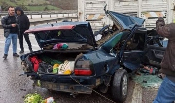 Balıkesir'de feci kaza... Otomobil kamyona arkadan çarptı: 2 kişi öldü, 6 kişi yaralandı