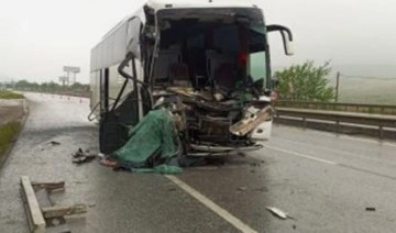 Balıkesir'de feci kaza! Tur otobüsü TIR'a çarptı: 33 yaralı