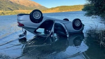 Baraj göletine devrilen otomobildeki 2 kişi hayatını kaybetti