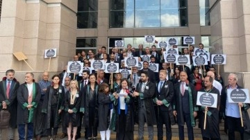 Barolardan 'avukata şiddet' protestosu