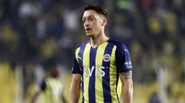Başakşehir, Fenerbahçe'den ayrılan Mesut Özil'in peşinde!