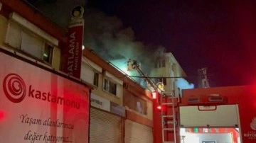 Başakşehir'de ayakkabı imalathanesinde yangın!