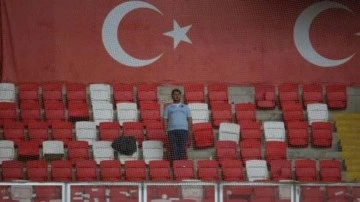 Başakşehir'i, Sivasspor deplasmanında 1 taraftar destekledi