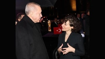Cumhurbaşkanı Erdoğan Londra Bienali'nde "Public Award" kazanan eseri inceledi