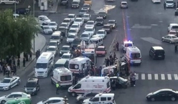 Başkent’te hasta taşıyan ambulans otomobille çarpıştı: 3 yaralı
