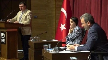Belediye Meclisi'nde fıkra gibi olay! CHP'li üyenin sözleri toplantıya damga vurdu