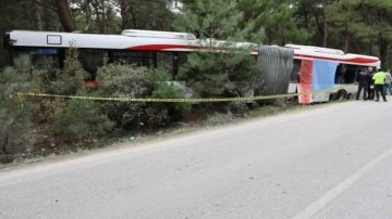 Belediye otobüsüne tır çarptı: Ölü ve yaralılar var!