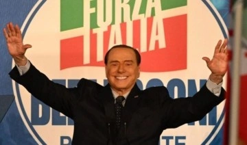Berlusconi, Bunga Bunga partileri nedeniyle yargılandığı bir davada daha beraat etti