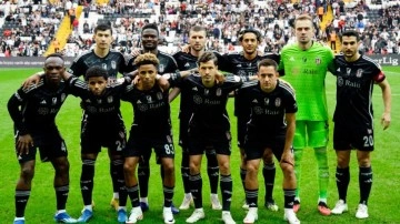 Beşiktaş, Başakşehir karşısına 4 değişiklik ile sahaya çıktı