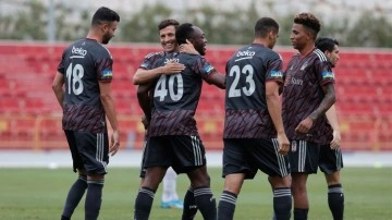 Beşiktaş öne geçtiği maçta Deportivo Alaves'e karşı koyamadı