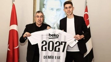 Beşiktaş'ta Demir Ege Tıknaz imzayı attı!