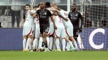 Beşiktaş'ın yıldızı Galatasaray tarihine geçti