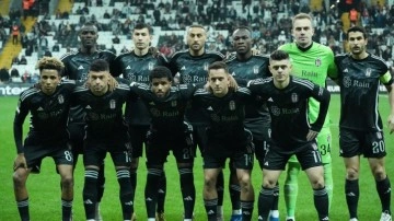 Beşiktaş'ta flaş sakatlık! İlk yarıyı bitiremedi