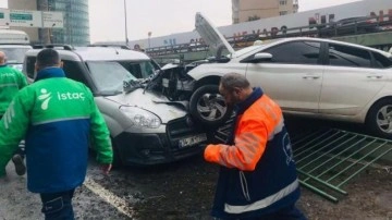 Beşiktaş'ta zincirleme kaza: 4 araç birbirine girdi