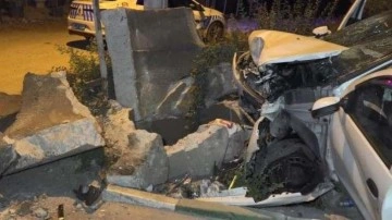 Beton borusuna çarpan otomobilin sürücüsü hayatını kaybetti