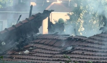 Beykoz'da yangın paniği: 2 katlı müstakil evin çatısı alev aldı!