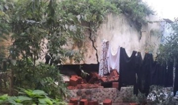 Beyoğlu’nda bir binanın istinat duvarı çöktü