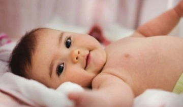 Bilim insanları şaşkın: Bebek dışkısında 10 bin virüs var