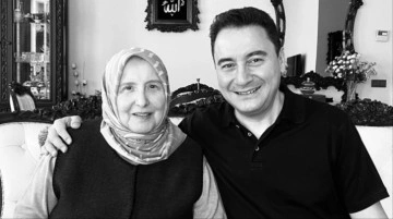 Bir ay içinde iki büyük acı! Ali Babacan, babasının ardından şimdi de annesini kaybetti