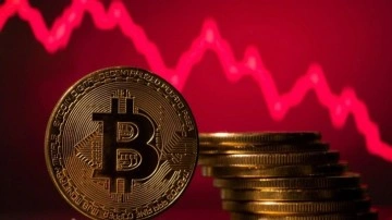 Bitcoin rekor sonrası çakıldı
