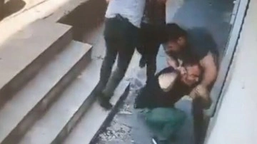 Bitlis'te gazeteci döven koruma memuru açığa alındı
