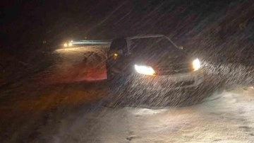Bitlis'te mart karı esarete dönüştü: Araçlar yolda kaldı!