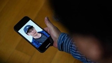 Black Mirror gerçek oluyor: Acılı baba, ölen oğlunun avatarıyla konuştu!