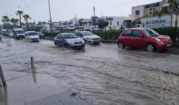 Bodrum'da yağmur ve hortum