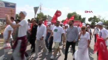 Bolu Belediye Başkanı Tanju Özcan, CHP Genel Merkezi Önünde Eylem Yaptı
