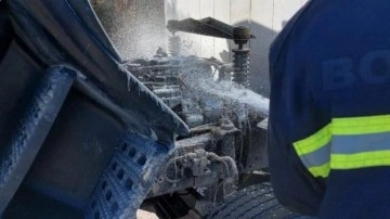 Bolu'da dinamit yüklü kamyon alev aldı