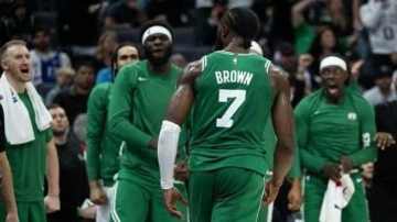 Boston Celtics, play-off'ları garantileyen ilk takım oldu