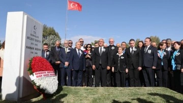 Bülent Ecevit, vefatının yıldönümünde mezarı başında anıldı