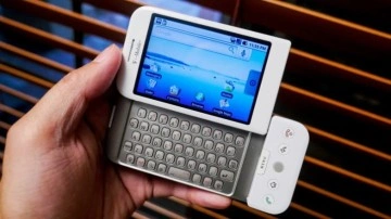 Bundan Tam 15 Yıl Önce Tanıtılan İlk Android Telefon - Webtekno