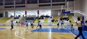 Burhaniye'de Basketbol Okul Sporları Genç Kız Bölge Müsabakaları başladı