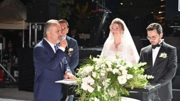 Bursa Büyükşehir Belediye Başkanı Alinur Aktaş oğlunun nikahını kıydı
