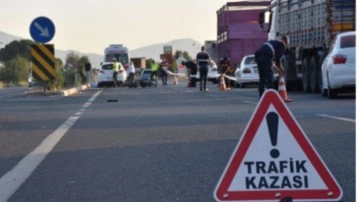Bursa'da acı kaza! Minibüs ve kamyonet çarpıştı: 1 ölü 5 yaralı