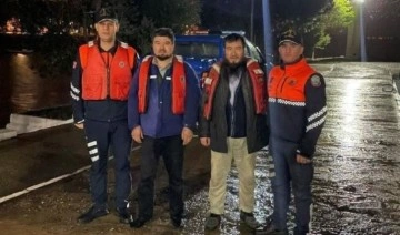 Bursa'da İznik Gölü'nde mahsur kalan 2 kişiyi jandarma kurtardı