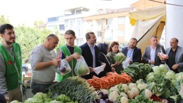 Bursa'da pazar tezgahının geliri Gazze’ye bağışladı