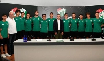 Bursaspor, 13 futbolcuyla sözleşme imzaladı!