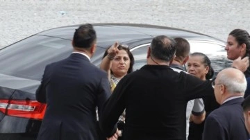 CHP Genel Başkanı Özel’e ilk gününde protesto: Kılıçdaroğlu'nu sırtından vurdu