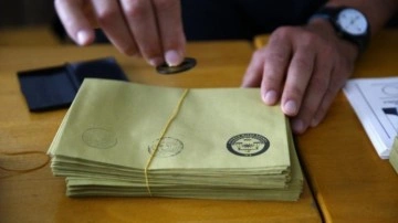 CHP İlçe Başkanı sandığa iki zarf attı, tutanak tutuldu!