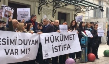 CHP'den Kadıköy'de polis şiddetine karşı protesto: 'Hükümet İstifa' demek her yu