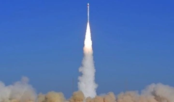 Çin, beş uydu taşıyan CERES-1 Y5 ticari roketini uzaya fırlattı
