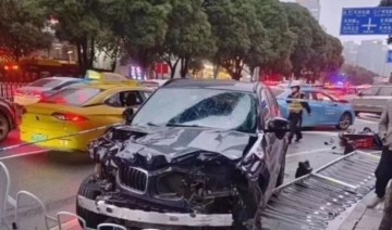 Çin'de kalabalığın arasına dalan araç beş kişinin ölümüne sebep oldu