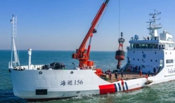 Çin'in ilk buz kırma navigasyon gemisi hizmete girdi