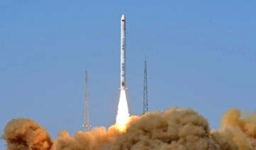 Çin'in ticari taşıyıcı roketi uzaya fırlatıldı