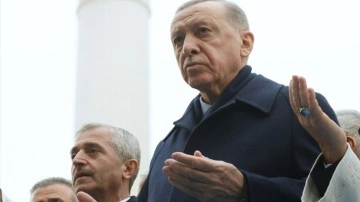 Cumhurbaşkanı Erdoğan, Kahramanmaraş'ta mezarlık ziyaretinde bulundu