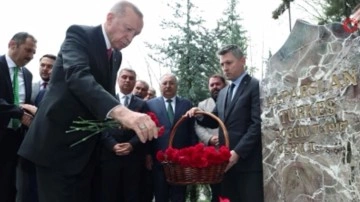 Cumhurbaşkanı Erdoğan'dan Alparslan Türkeş'in anıt mezarına ziyaret