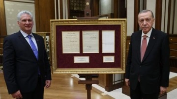 Cumhurbaşkanı Erdoğan'dan Küba Devlet Başkanı'na tarihi hediye