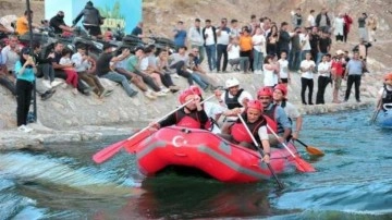 Cumhurbaşkanı Yardımcısı Oktay ve Bakan Kirişci, Yozgat&rsquo;ta rafting yaptı